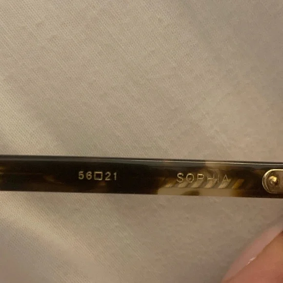 Tortoise Shell Round Sunglasses - Picture 4 of 5